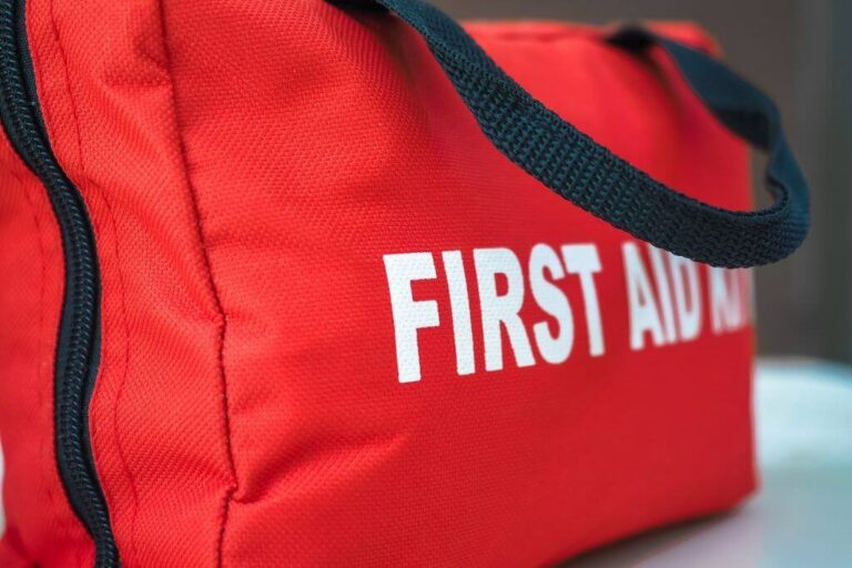How to Use a First Aid Kit and its Contents
