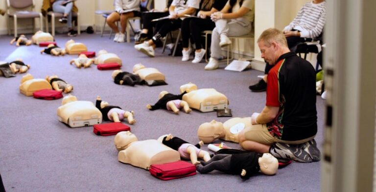 How To Become a First Aid Trainer In South Australia